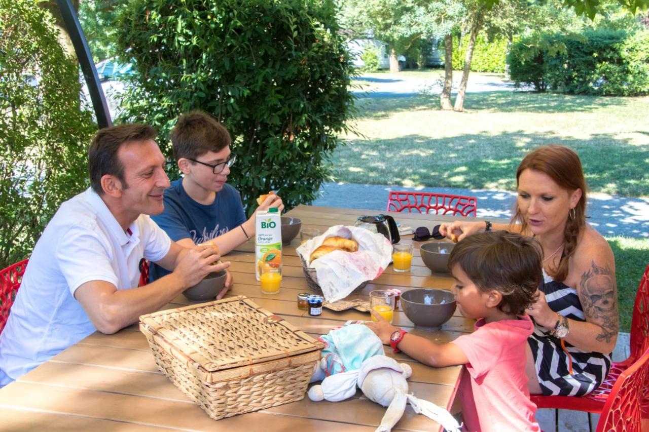Camping Les Portes Du Beaujolais Anse Dış mekan fotoğraf